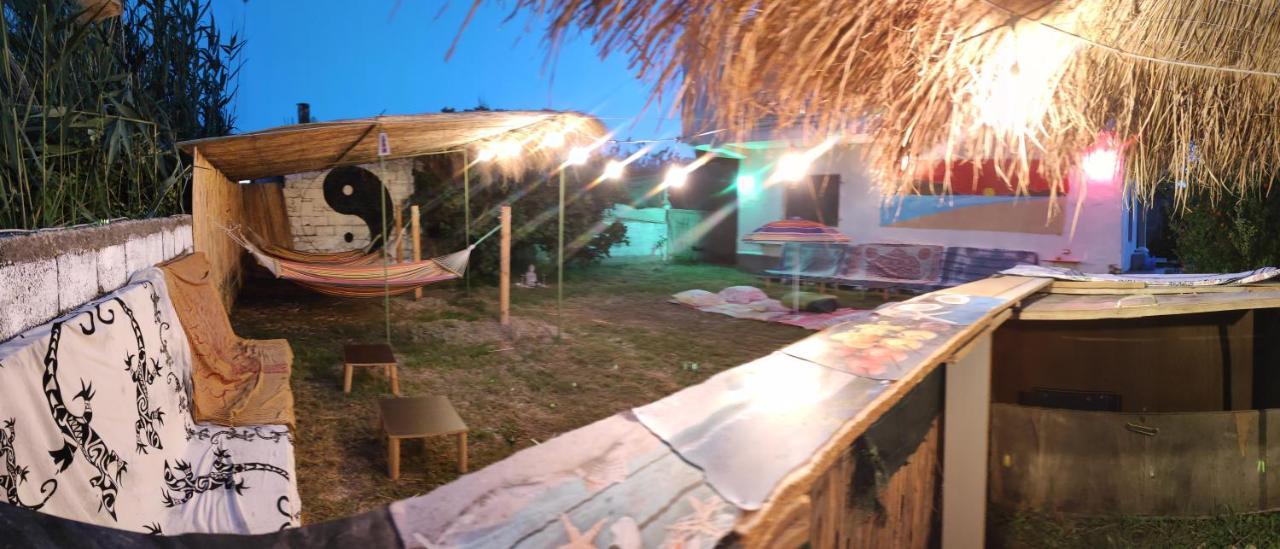 Pinegroove Hostel Vlora Exterior photo