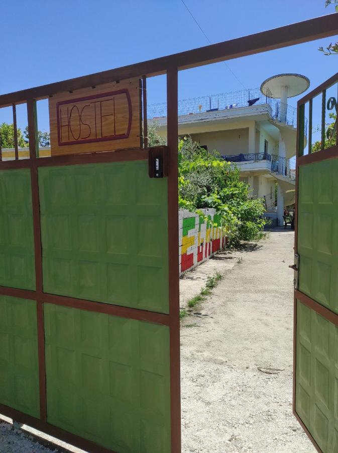 Pinegroove Hostel Vlora Exterior photo